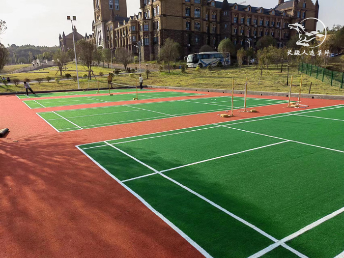 ���򳡲�ƺ��Ŀ